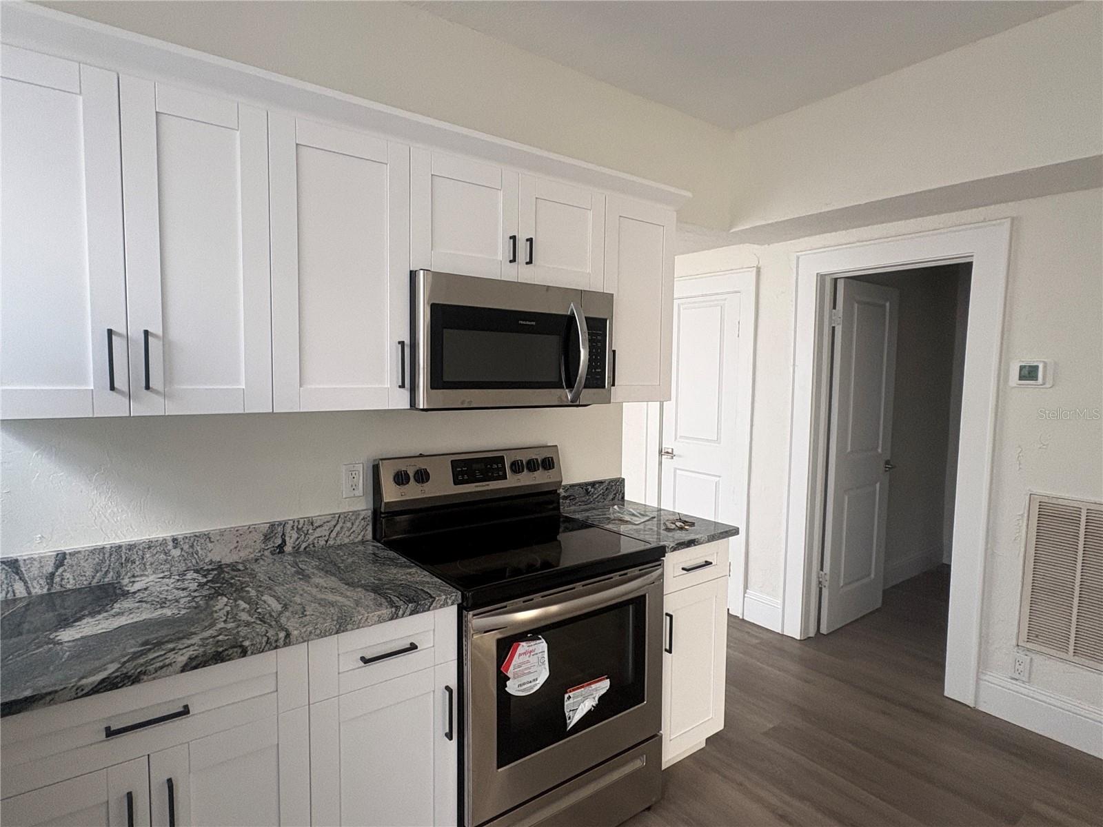 Image 4 of 16 For 729 Palmetto Street 1