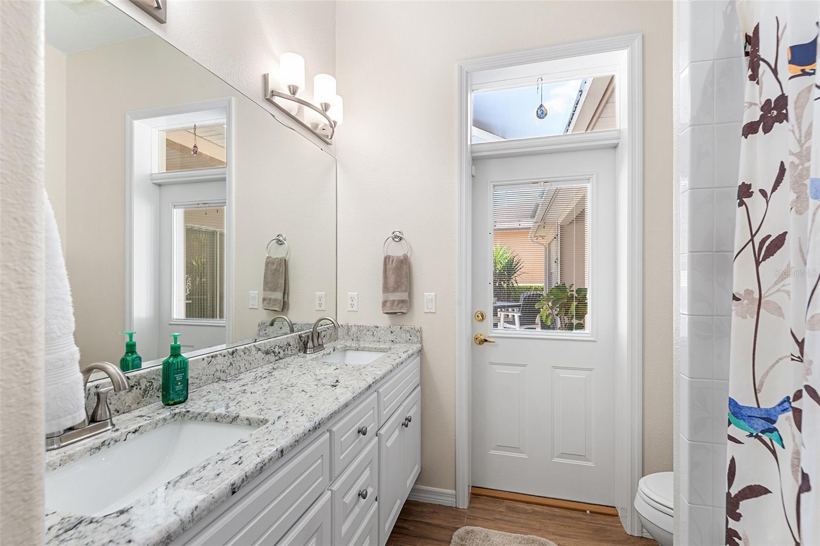 Image 28 of 42 For 5440 Bloomfield Boulevard