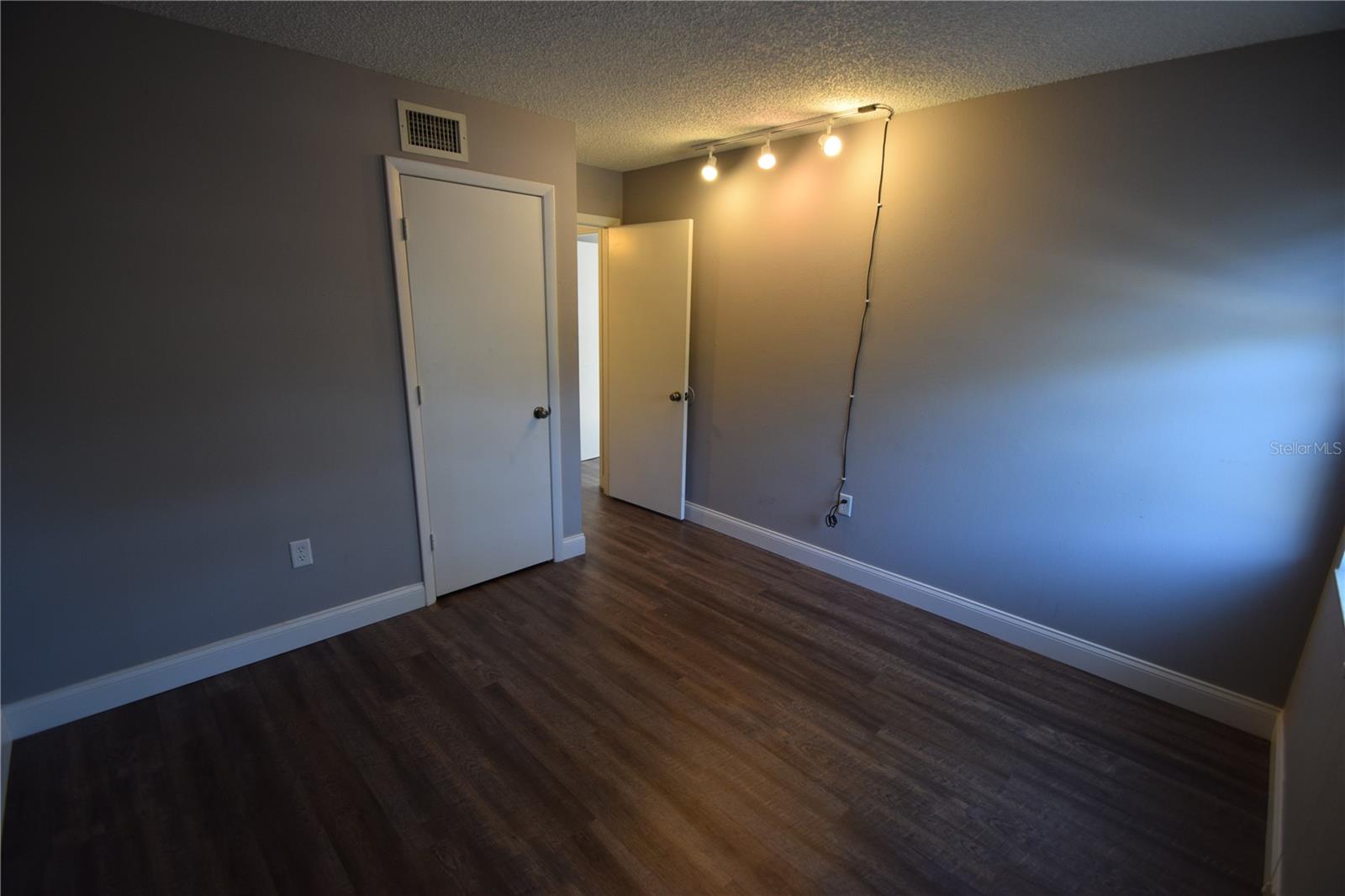 Image 23 of 24 For 1005 New York Avenue