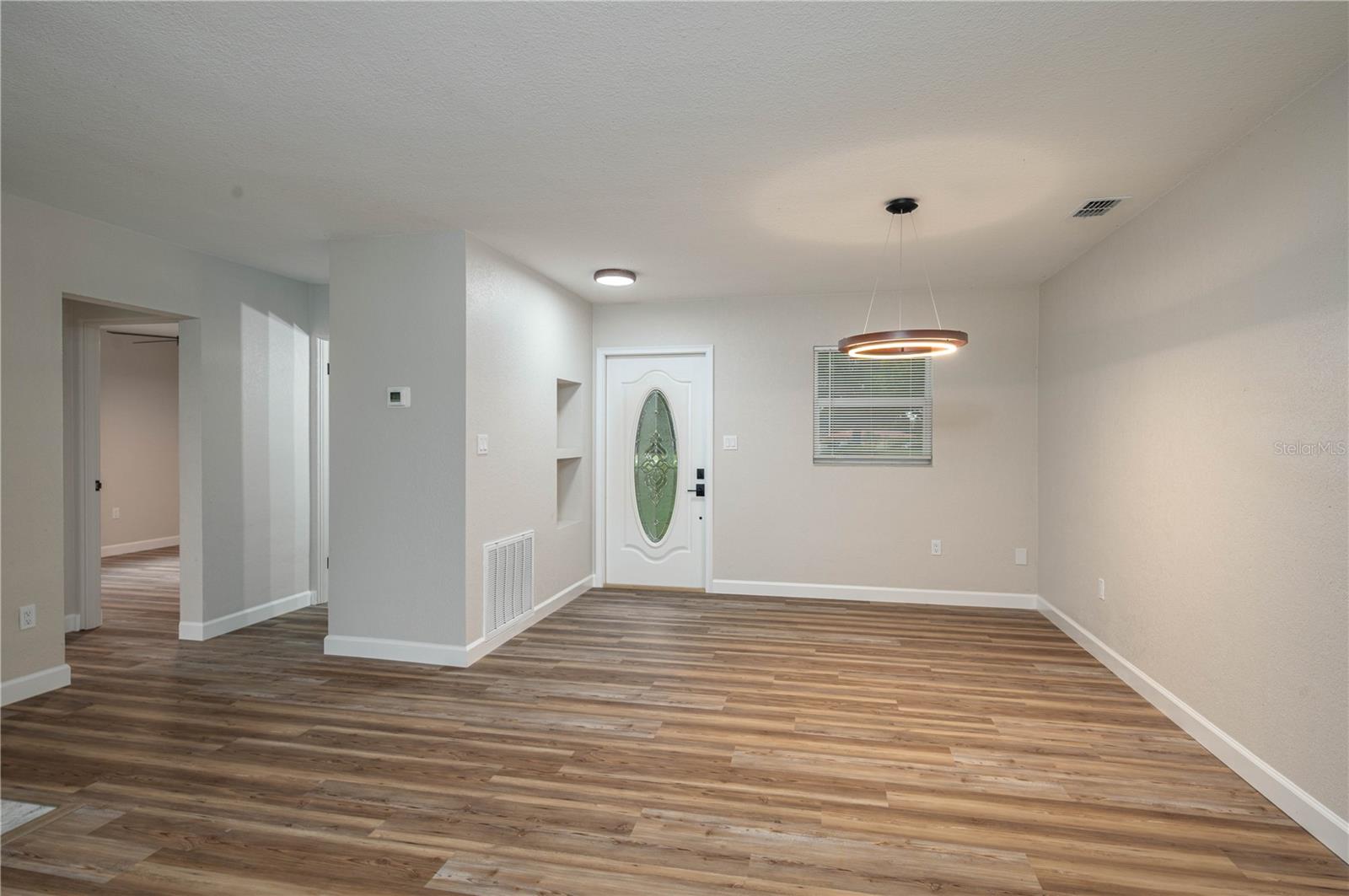 Image 14 of 27 For 21 Lake Avenue