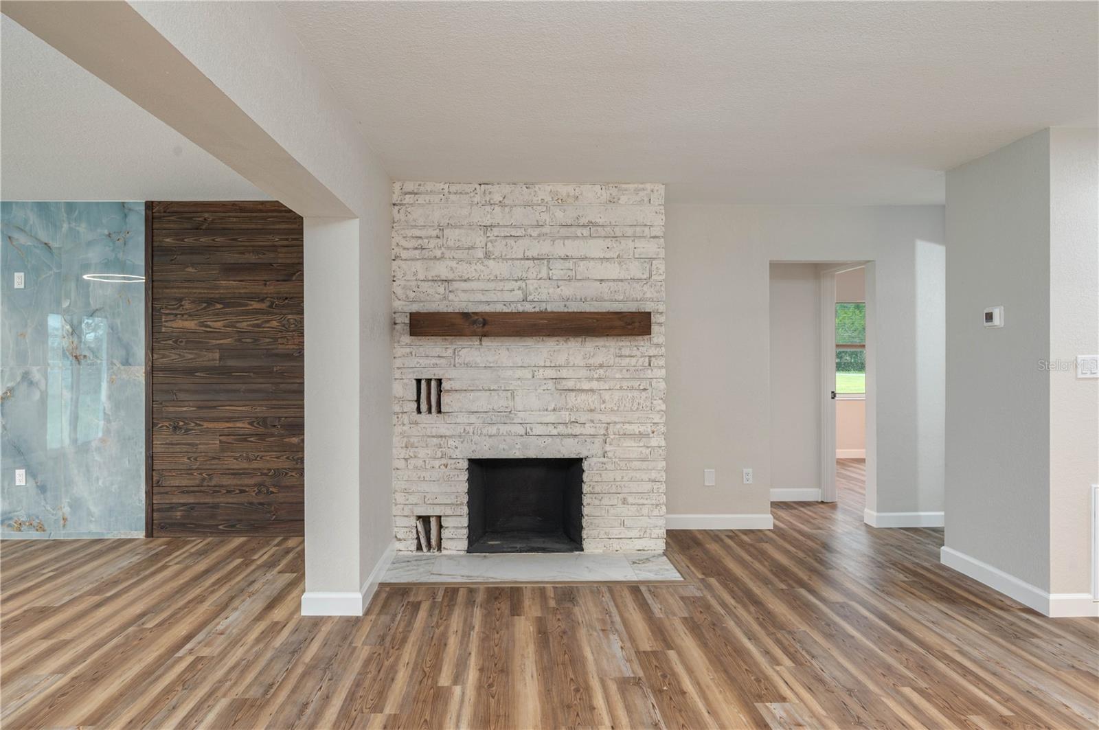 Image 15 of 27 For 21 Lake Avenue