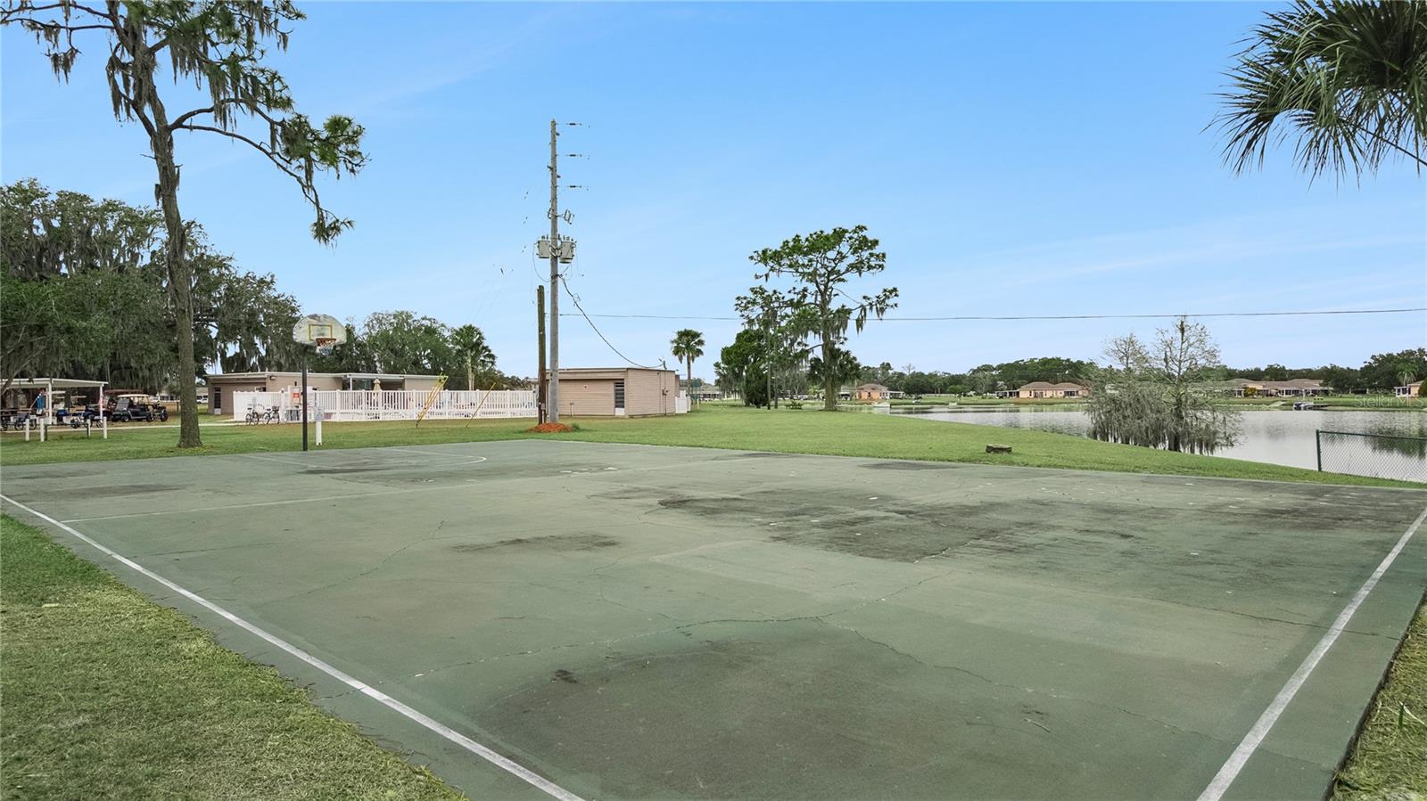 Image 43 of 57 For 1703 Club Circle