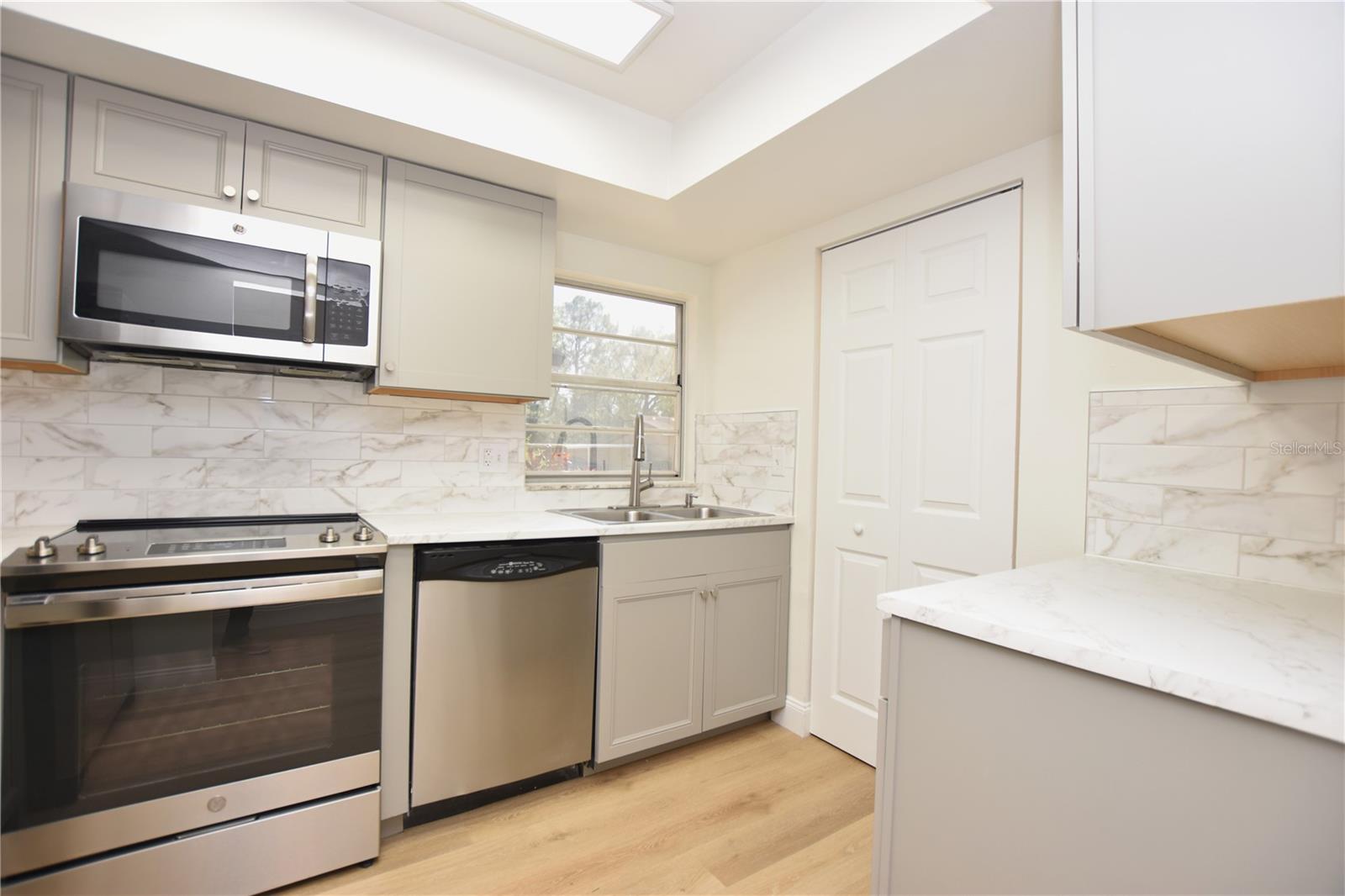 Image 6 of 36 For 2025 Sylvester Road S2