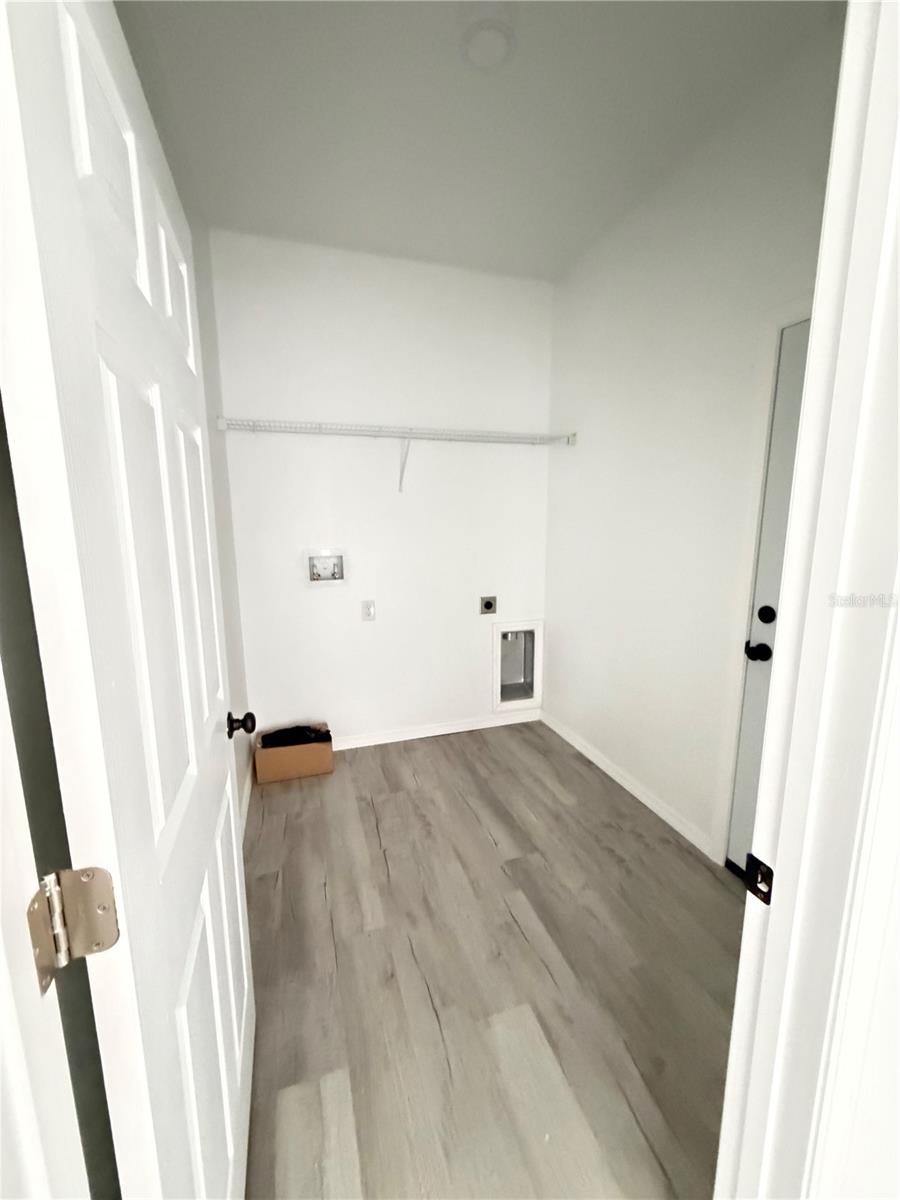 Image 17 of 21 For 1717 Blossom Circle W