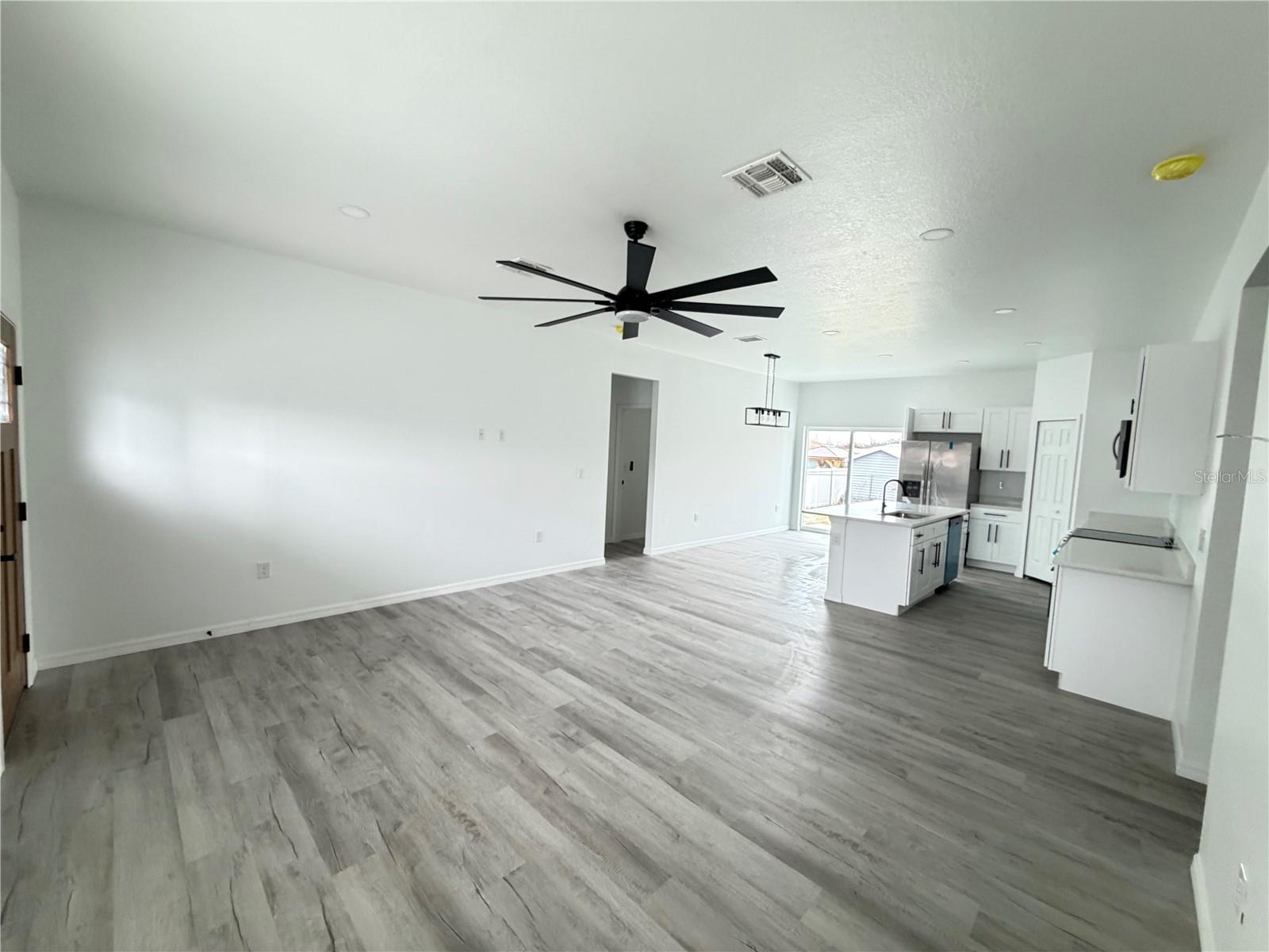 Image 4 of 21 For 1717 Blossom Circle W