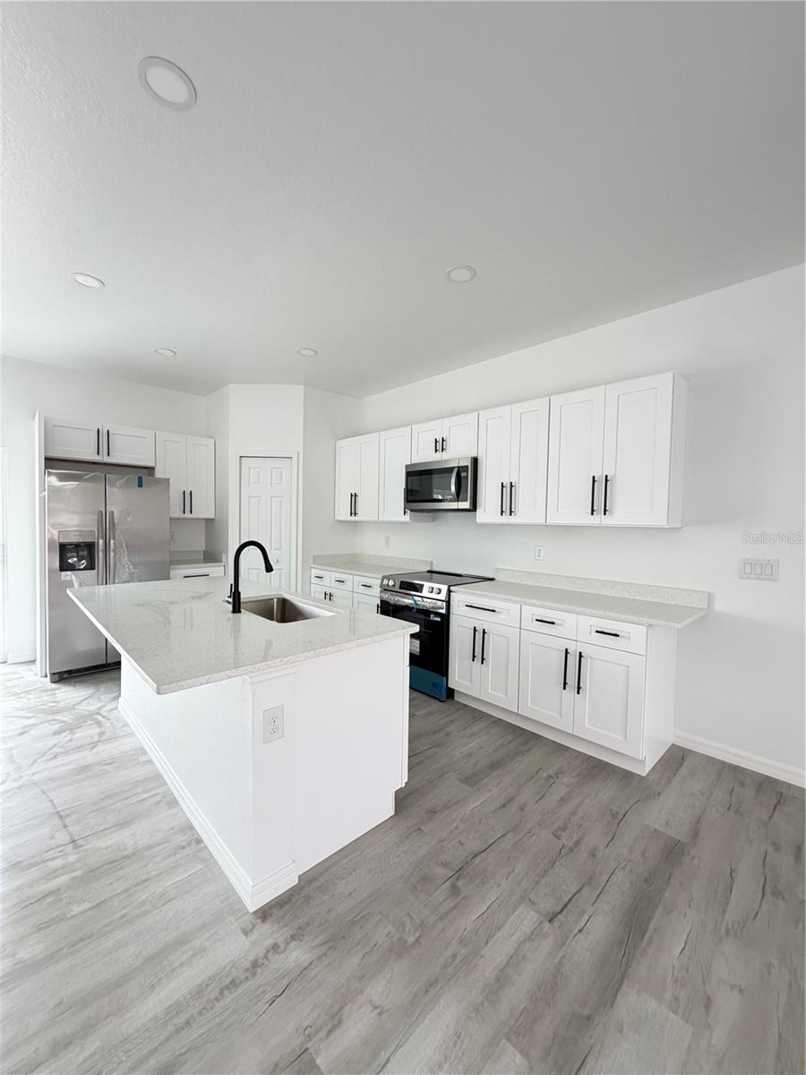 Image 6 of 21 For 1717 Blossom Circle W