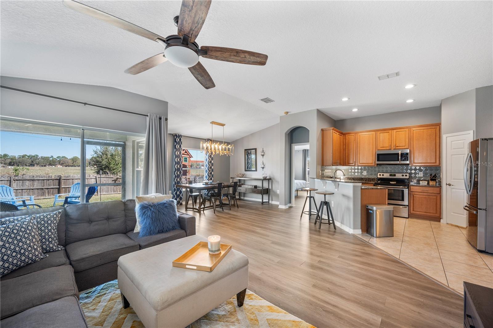 Image 22 of 51 For 2439 Hamlet Circle