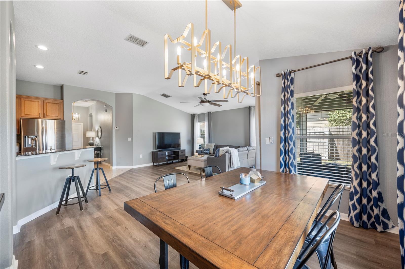 Image 25 of 51 For 2439 Hamlet Circle