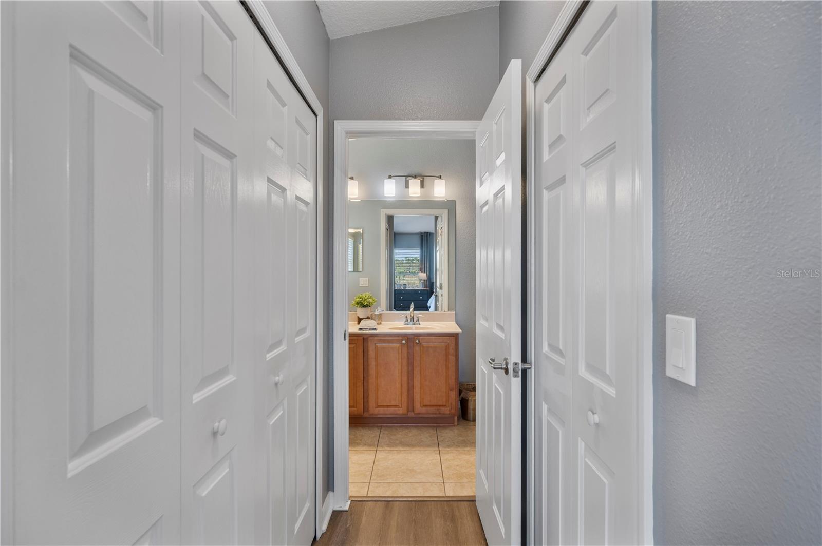 Image 29 of 51 For 2439 Hamlet Circle