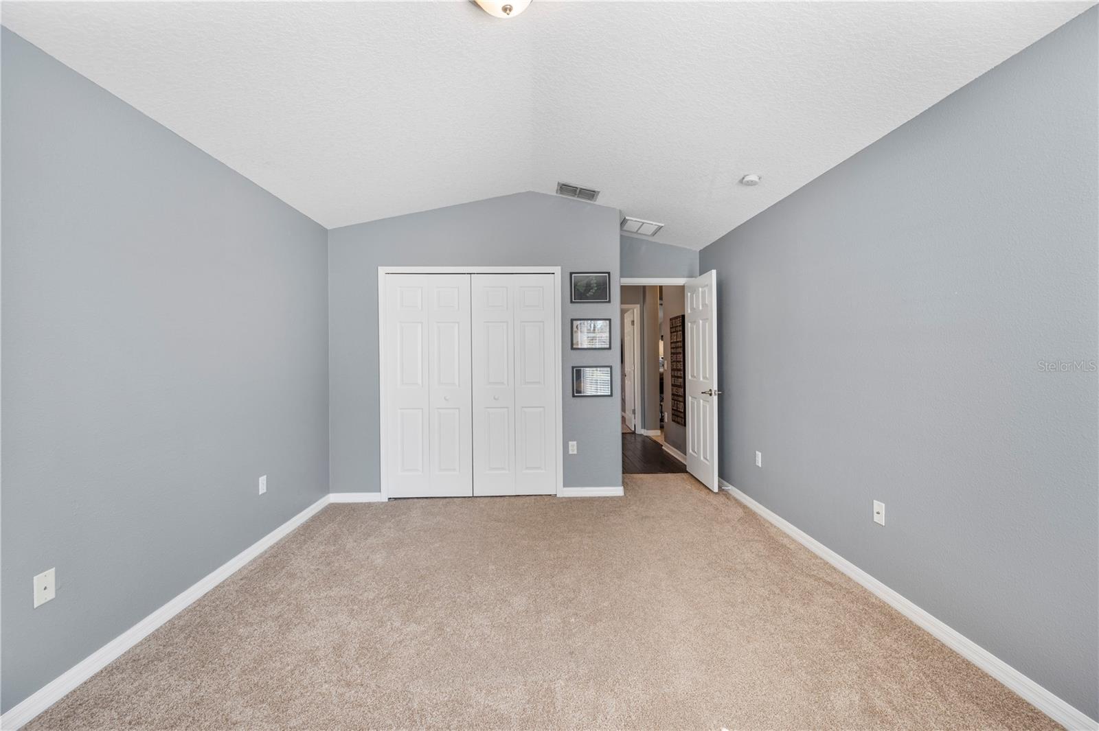 Image 6 of 51 For 2439 Hamlet Circle