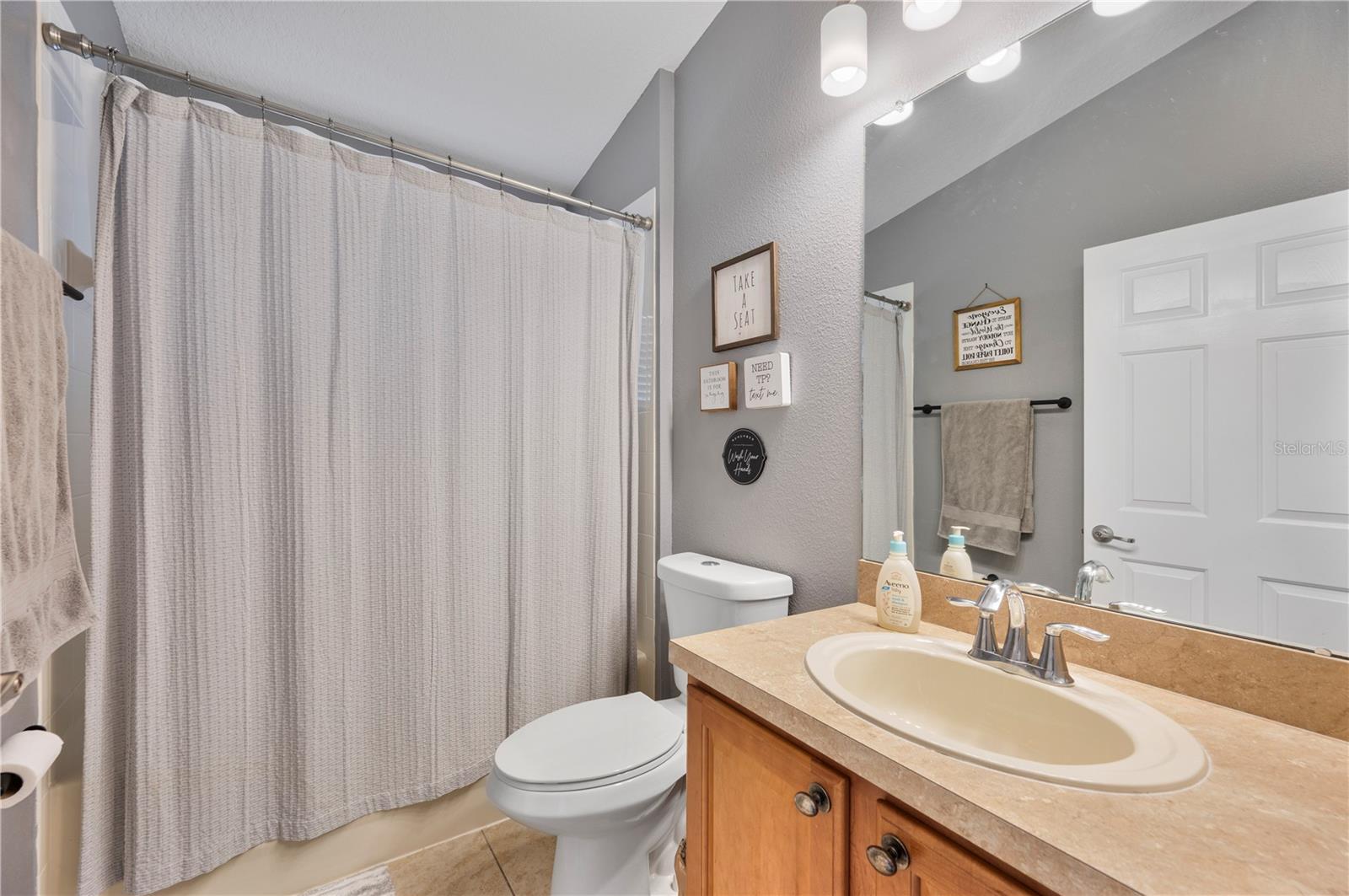 Image 8 of 51 For 2439 Hamlet Circle