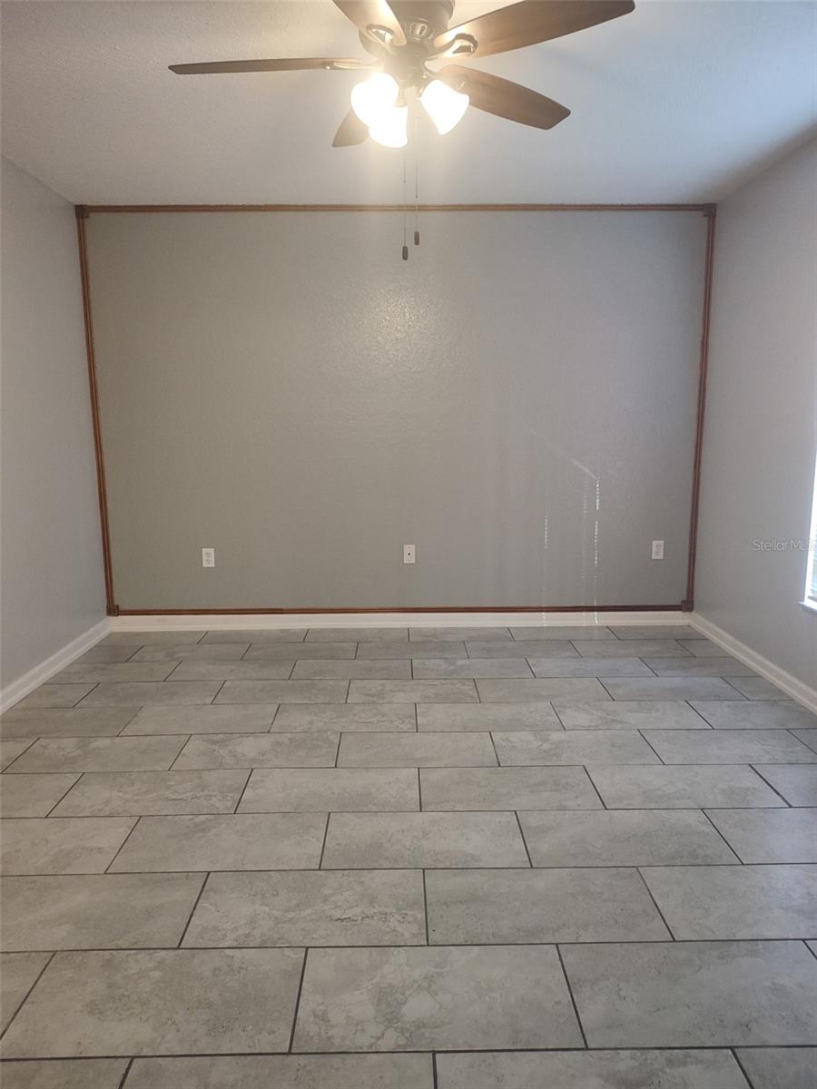 Image 3 of 8 For 406 Fox Lake Drive