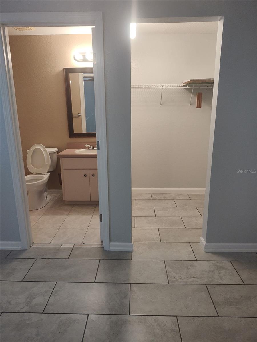 Image 7 of 8 For 406 Fox Lake Drive