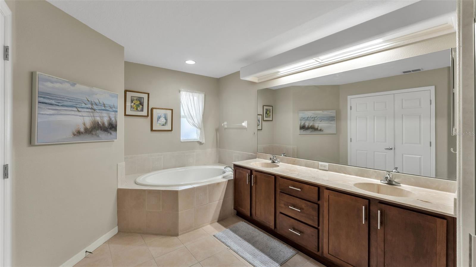 Image 23 of 48 For 3850 Serenade Lane