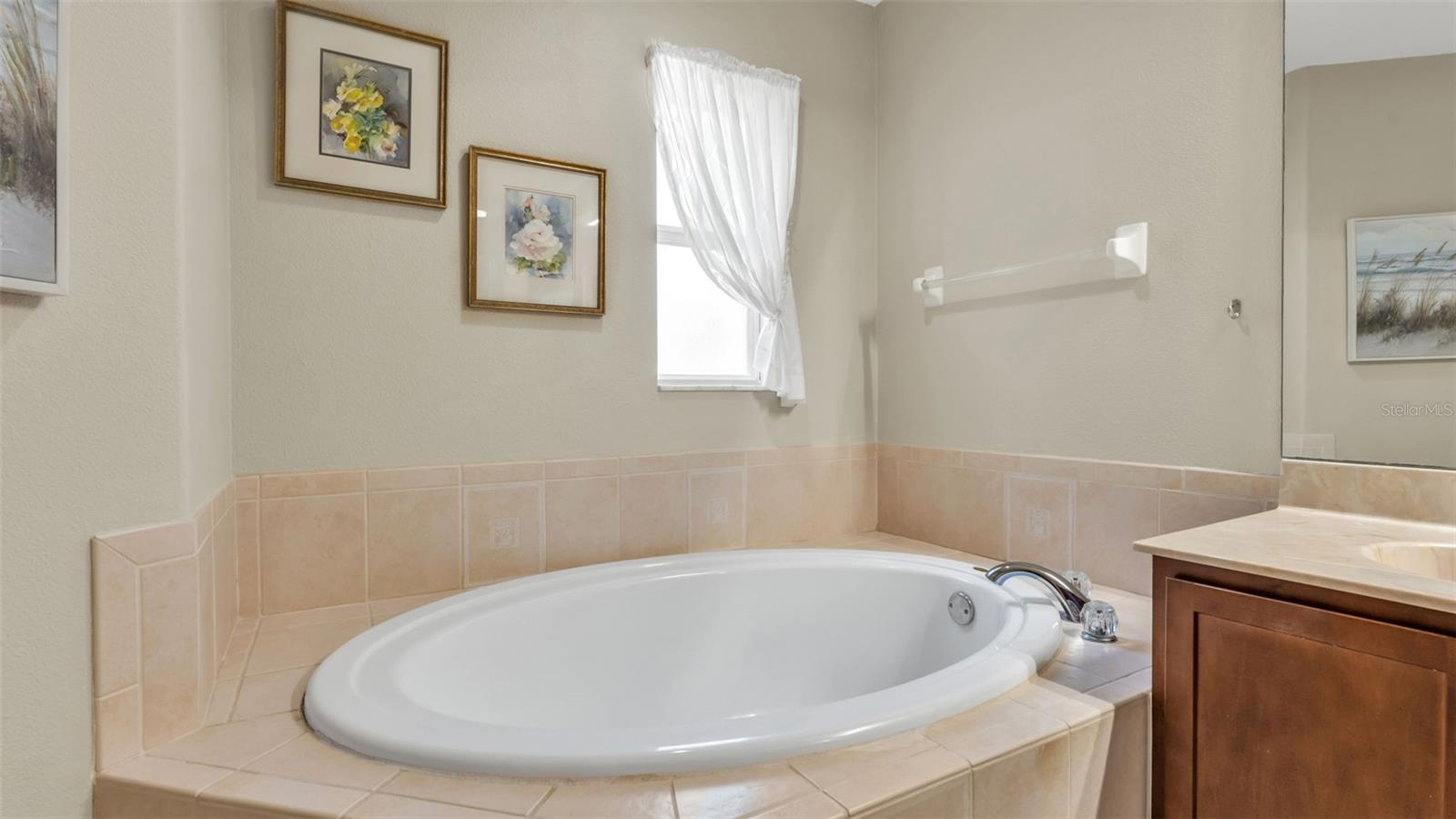 Image 24 of 48 For 3850 Serenade Lane