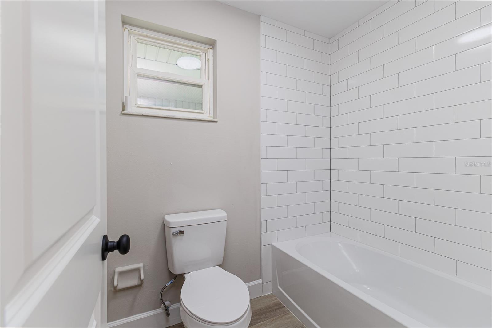 Image 19 of 30 For 265 Lake Thomas Drive