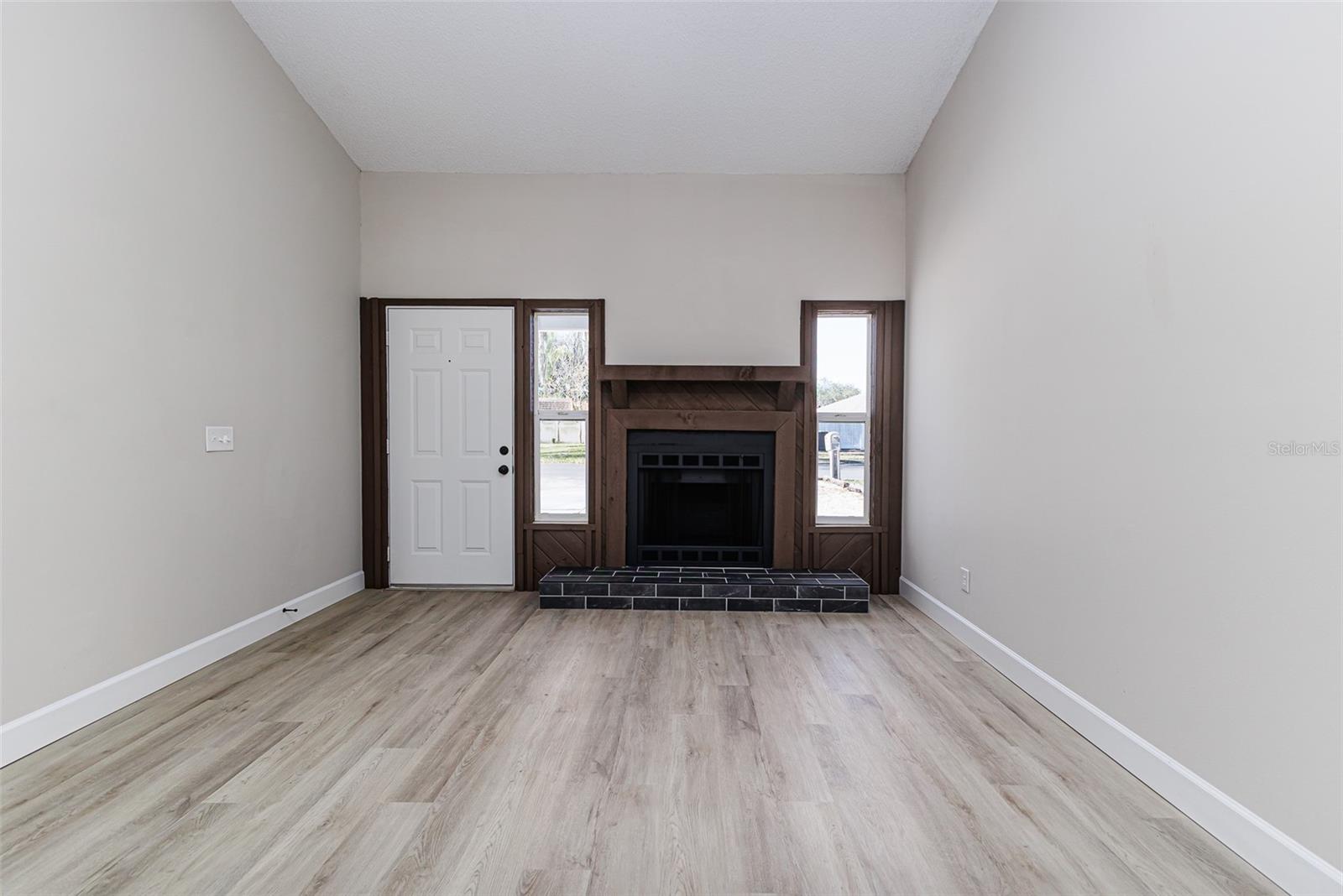 Image 7 of 30 For 265 Lake Thomas Drive