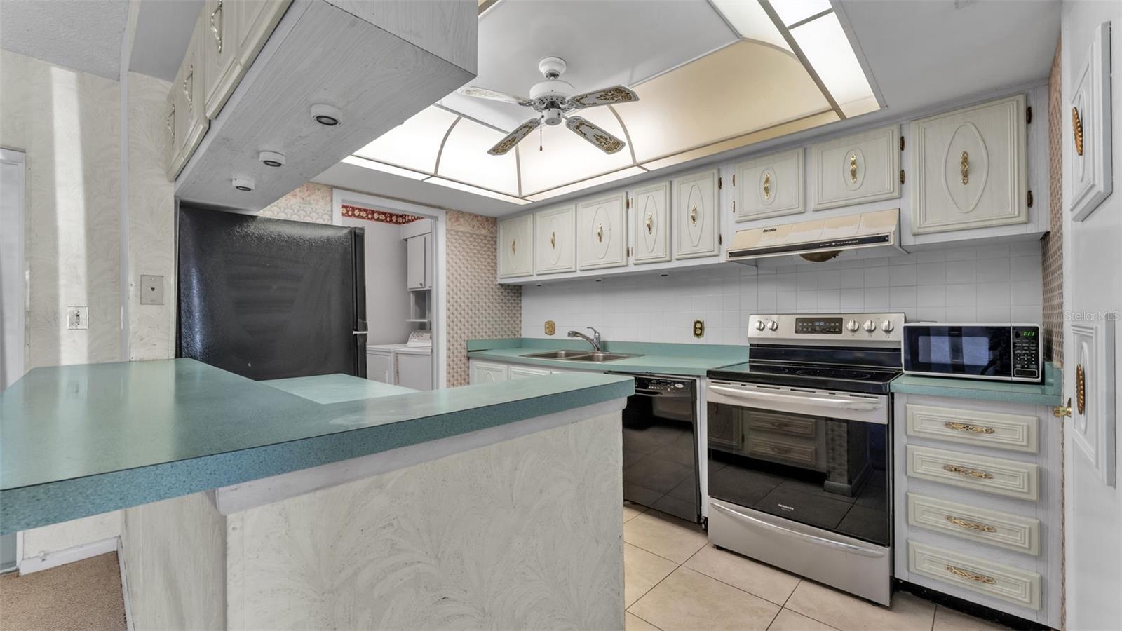 Image 10 of 40 For 1130 Lake Parker Avenue A109