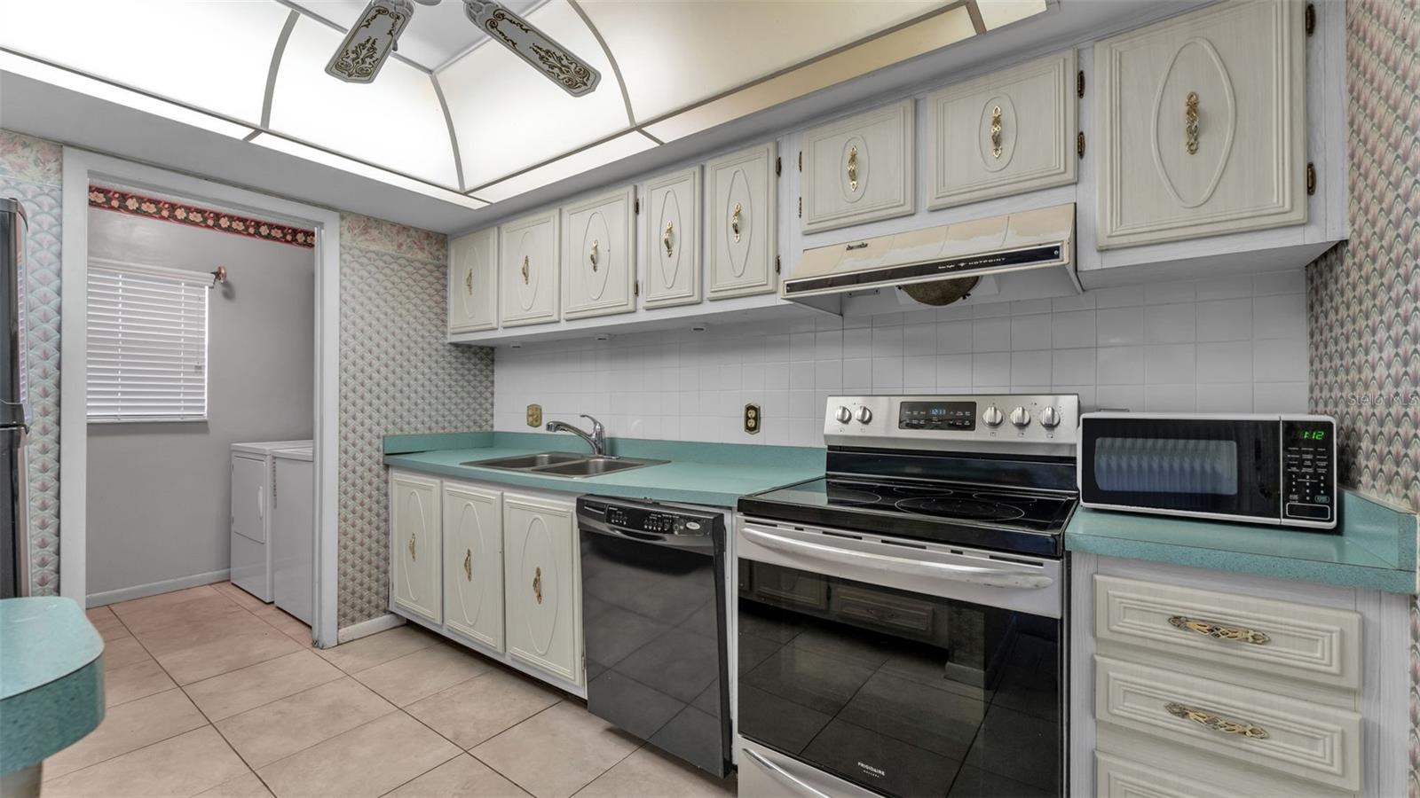 Image 12 of 40 For 1130 Lake Parker Avenue A109