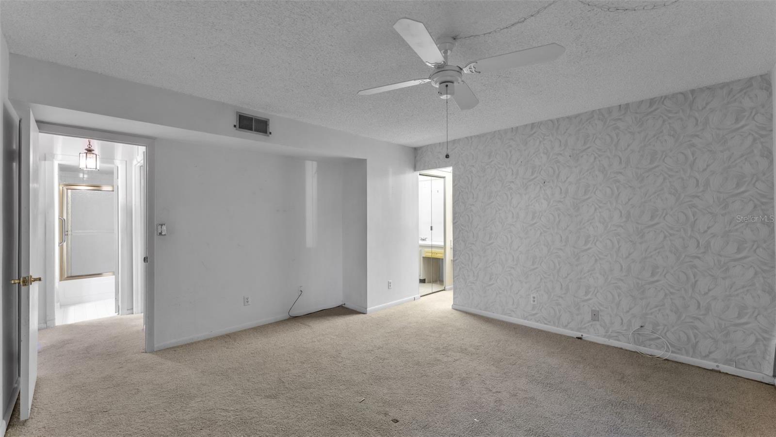 Image 19 of 40 For 1130 Lake Parker Avenue A109