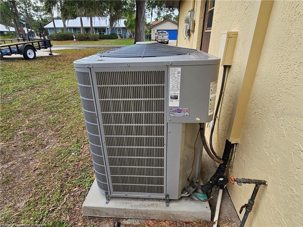 Image 11 of 30 For 511 Elgin Street