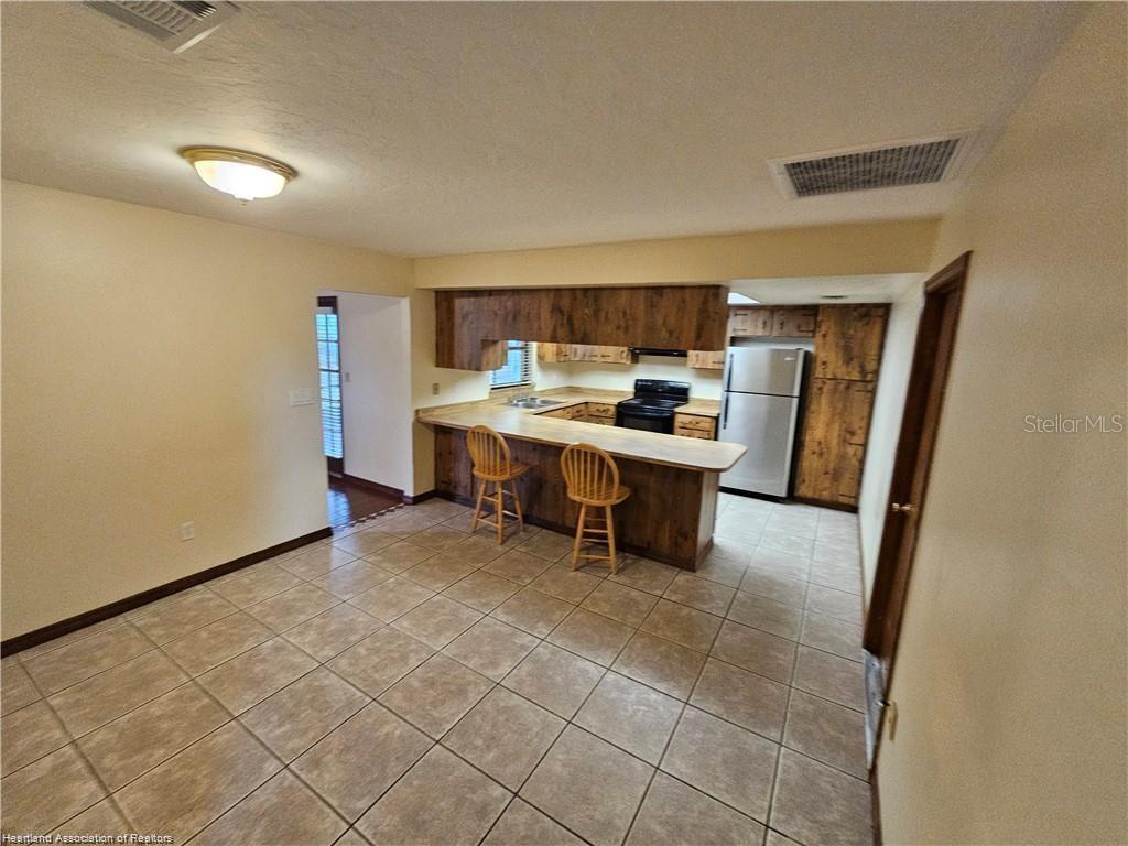 Image 20 of 30 For 511 Elgin Street