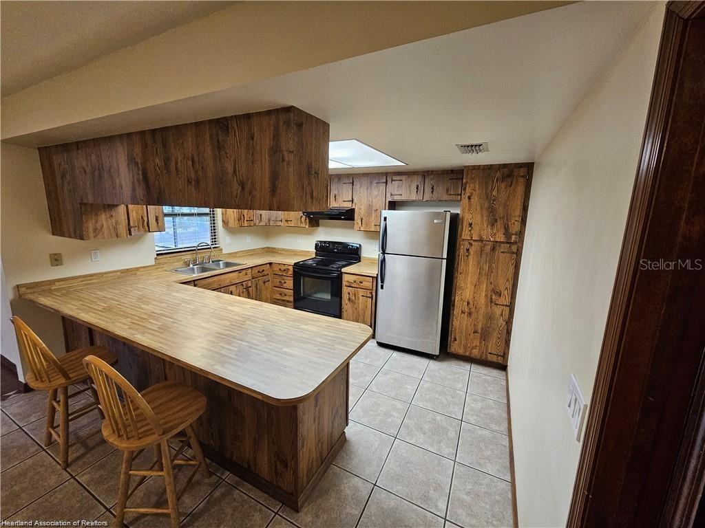 Image 22 of 30 For 511 Elgin Street