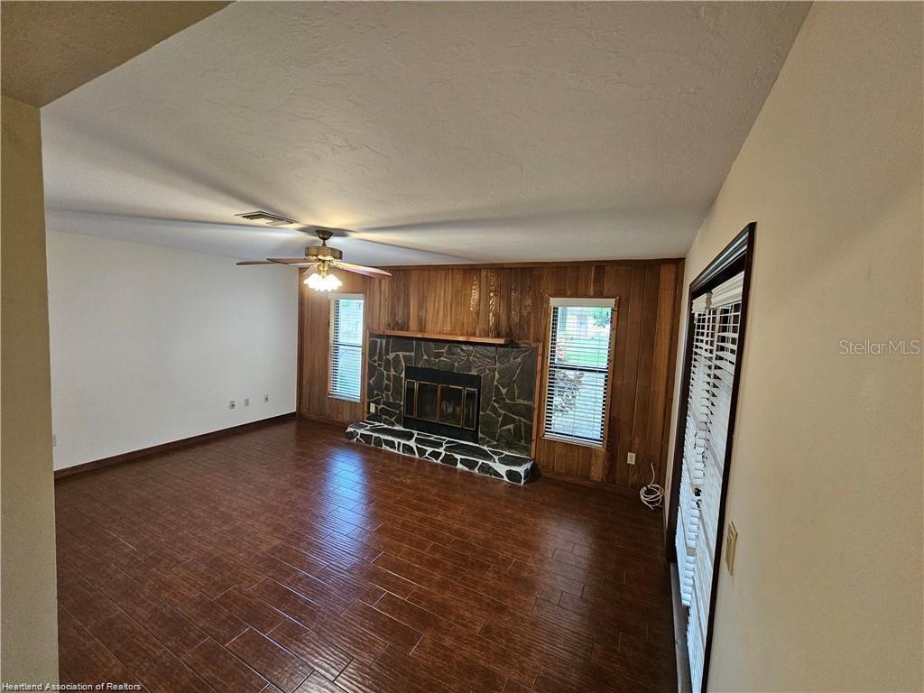 Image 23 of 30 For 511 Elgin Street