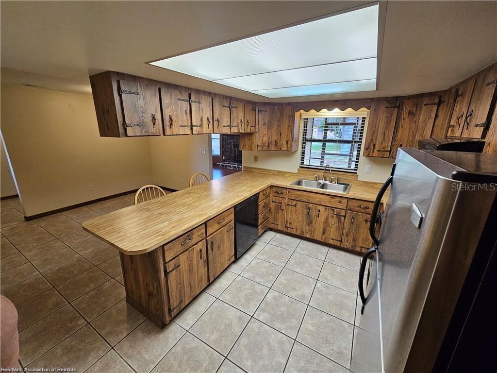 Image 24 of 30 For 511 Elgin Street