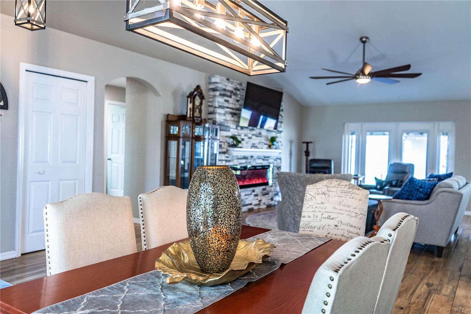 Image 10 of 48 For 7144 Remington Oaks Loop