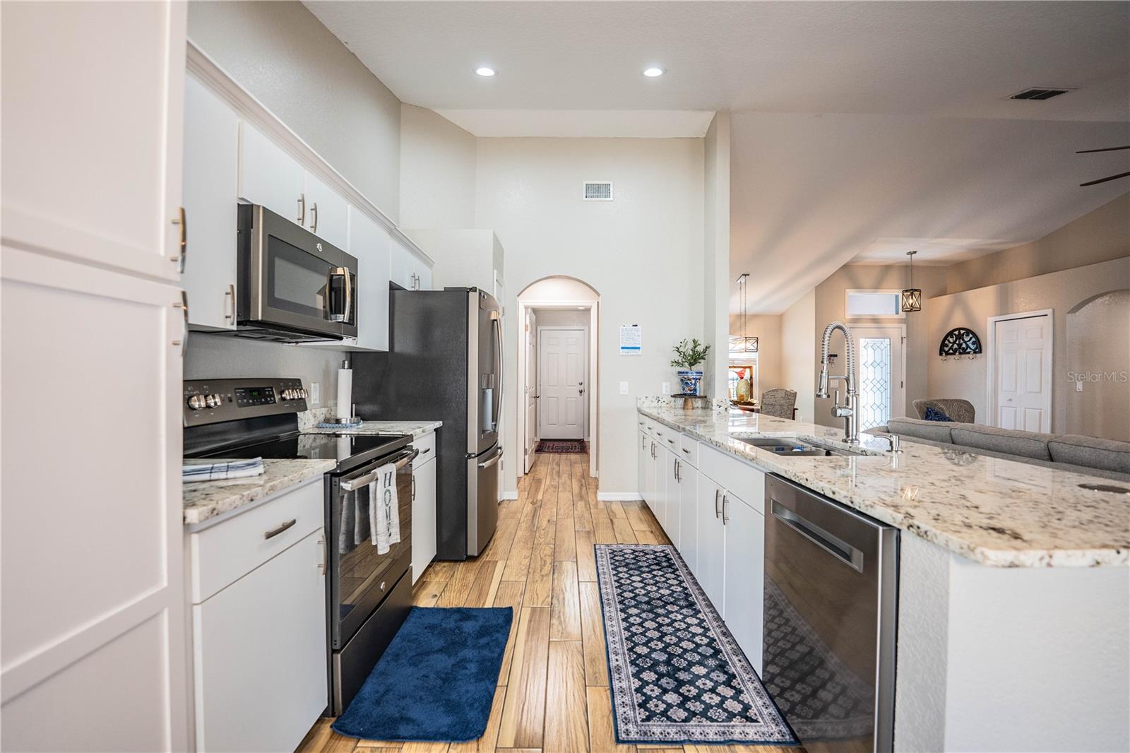 Image 19 of 48 For 7144 Remington Oaks Loop