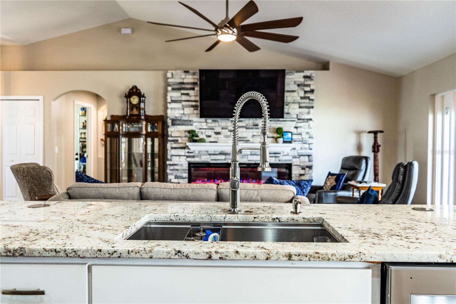 Image 21 of 48 For 7144 Remington Oaks Loop