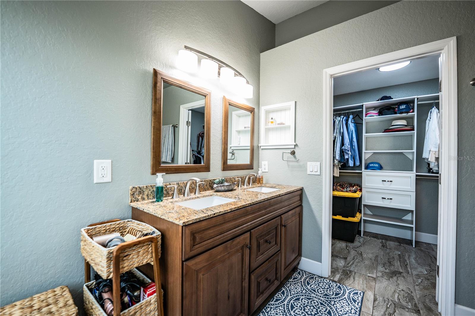 Image 29 of 48 For 7144 Remington Oaks Loop