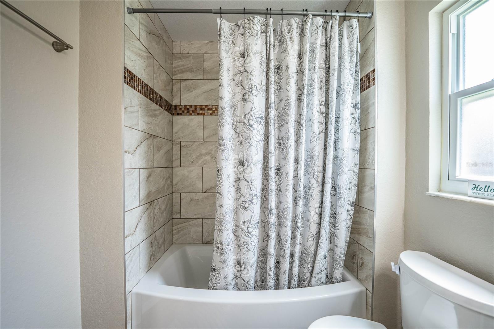 Image 34 of 48 For 7144 Remington Oaks Loop