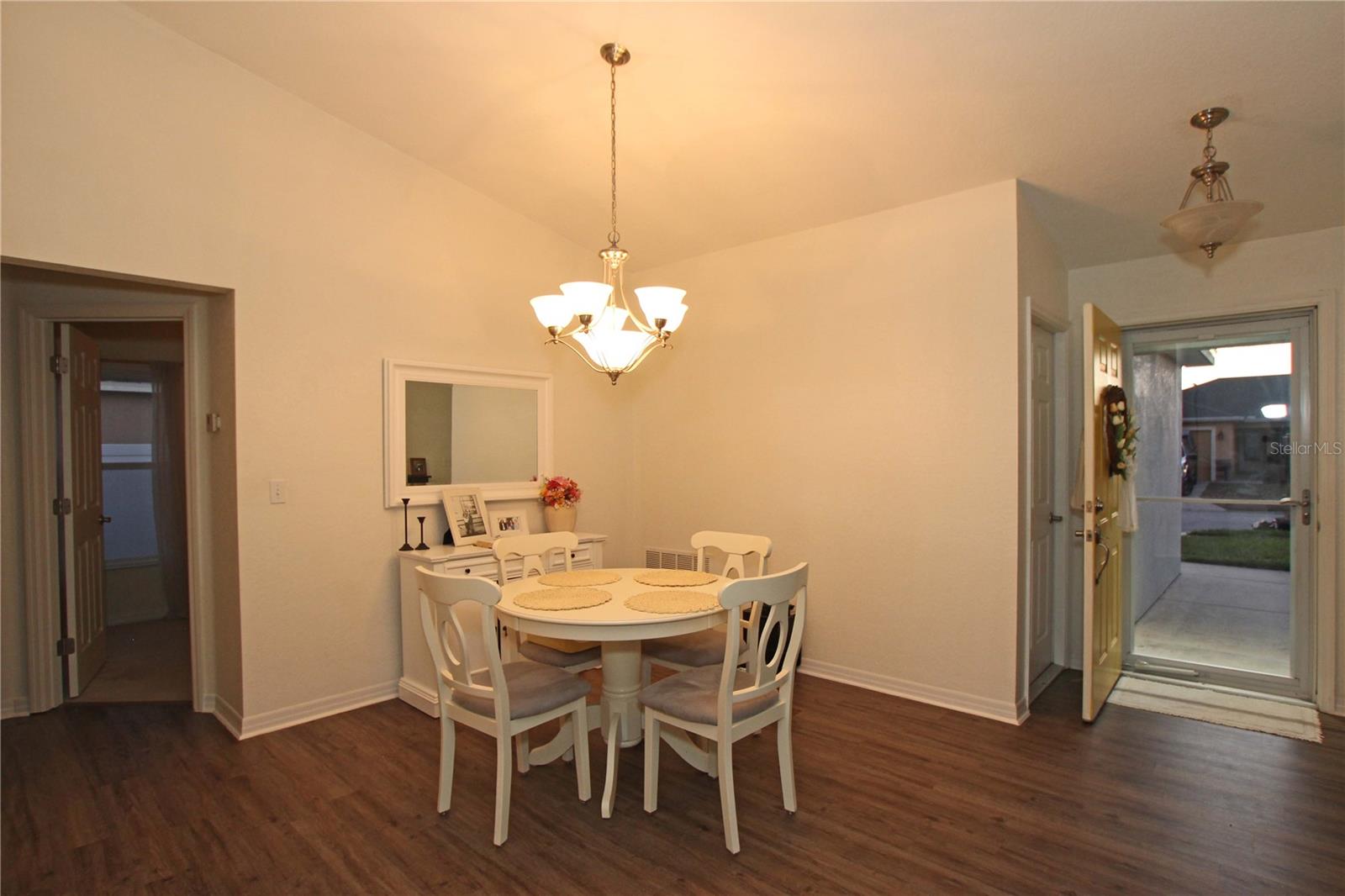 Image 23 of 38 For 2941 Coach Lamp Road