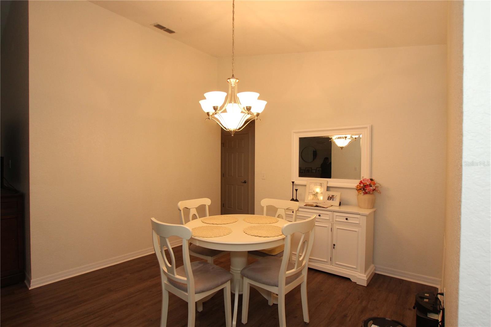 Image 25 of 38 For 2941 Coach Lamp Road