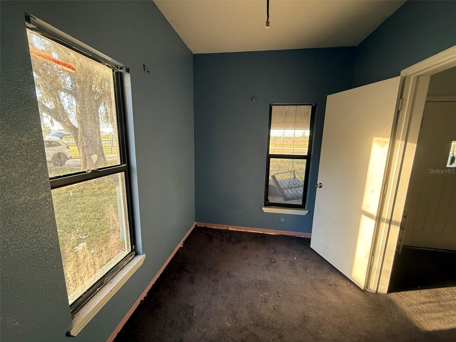 Image 3 of 15 For 337 Denton Avenue