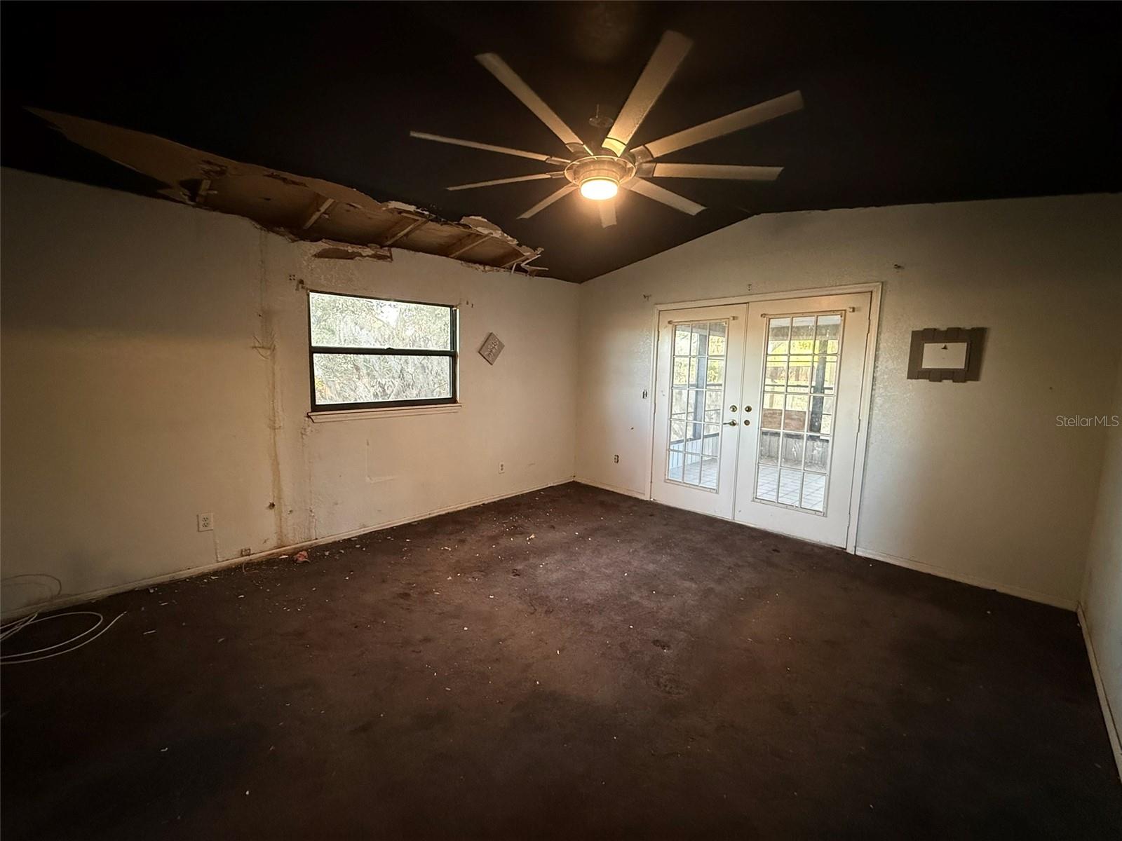 Image 6 of 15 For 337 Denton Avenue