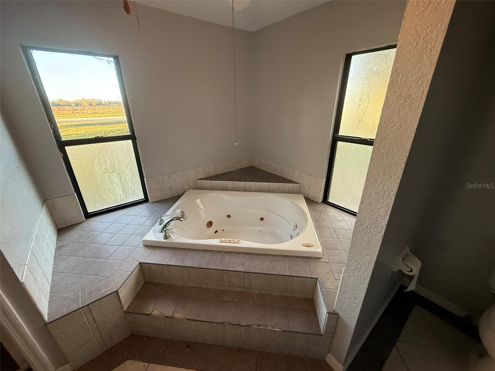 Image 7 of 15 For 337 Denton Avenue