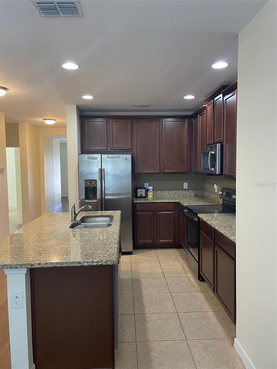 Image 12 of 18 For 318 Ardmore Street