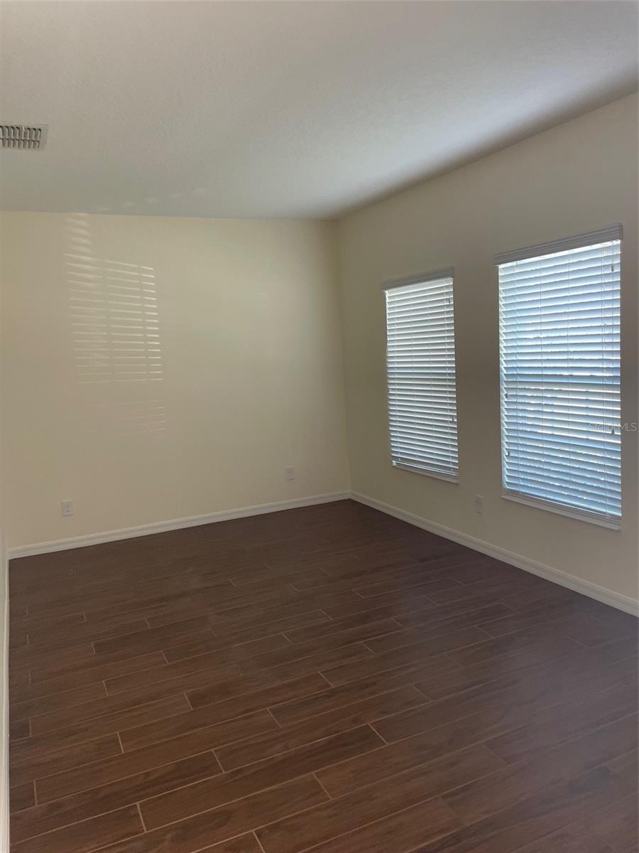 Image 4 of 18 For 318 Ardmore Street