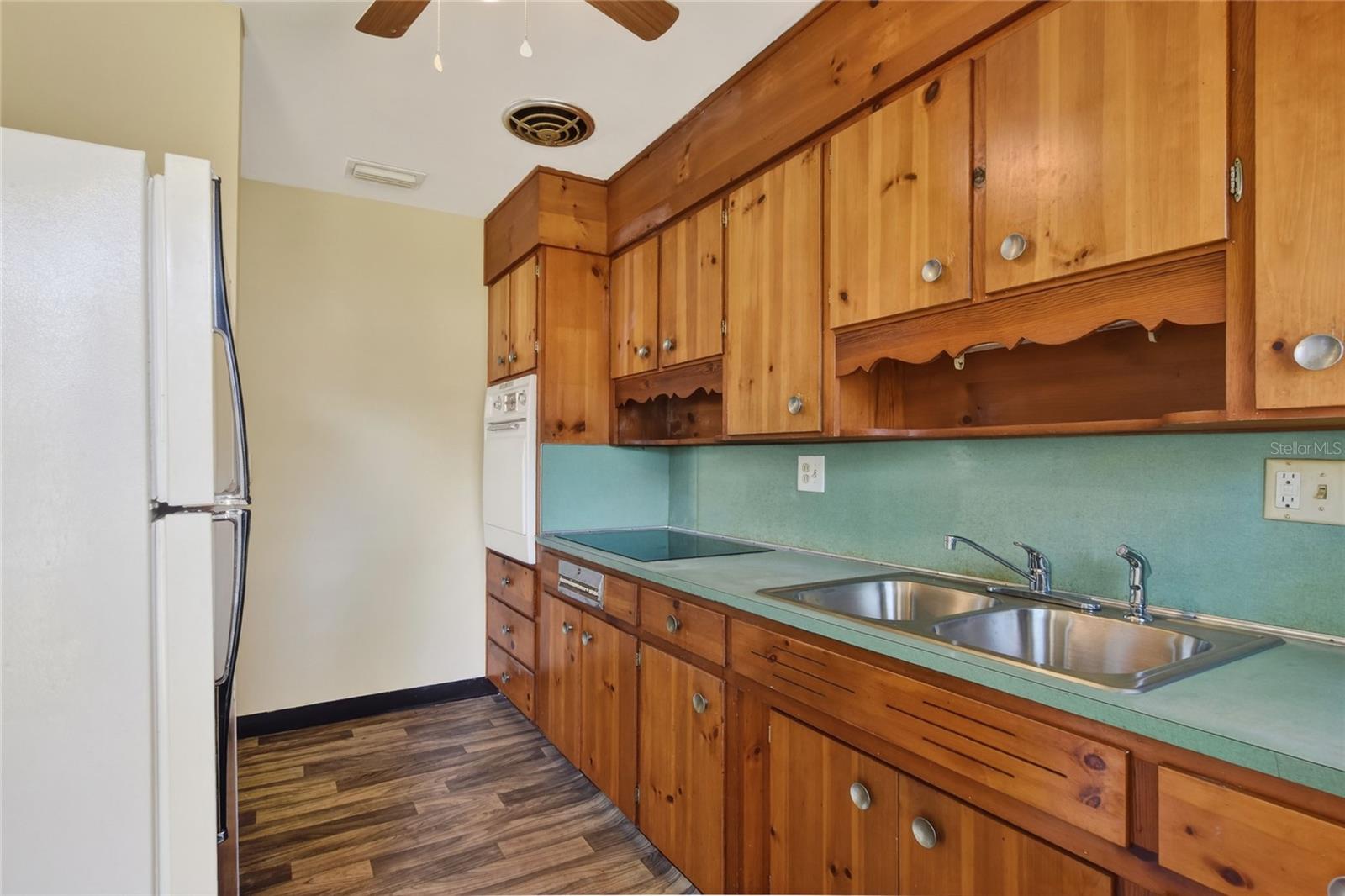 Image 16 of 43 For 1248 Woodland Avenue