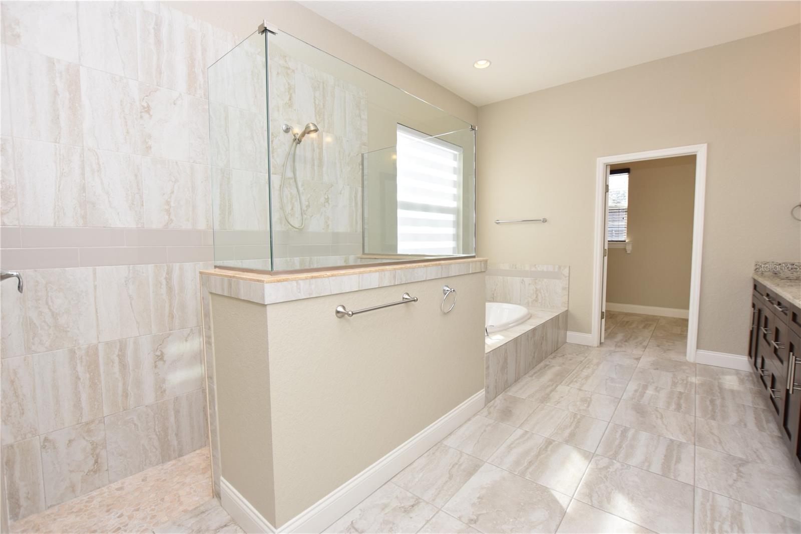 Image 22 of 45 For 6986 Highlands Creek Avenue