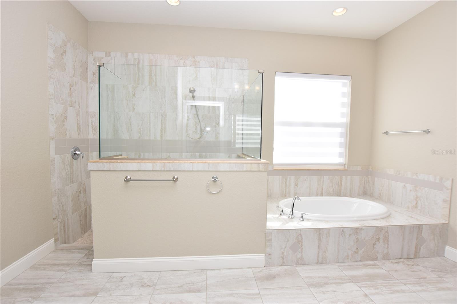 Image 23 of 45 For 6986 Highlands Creek Avenue