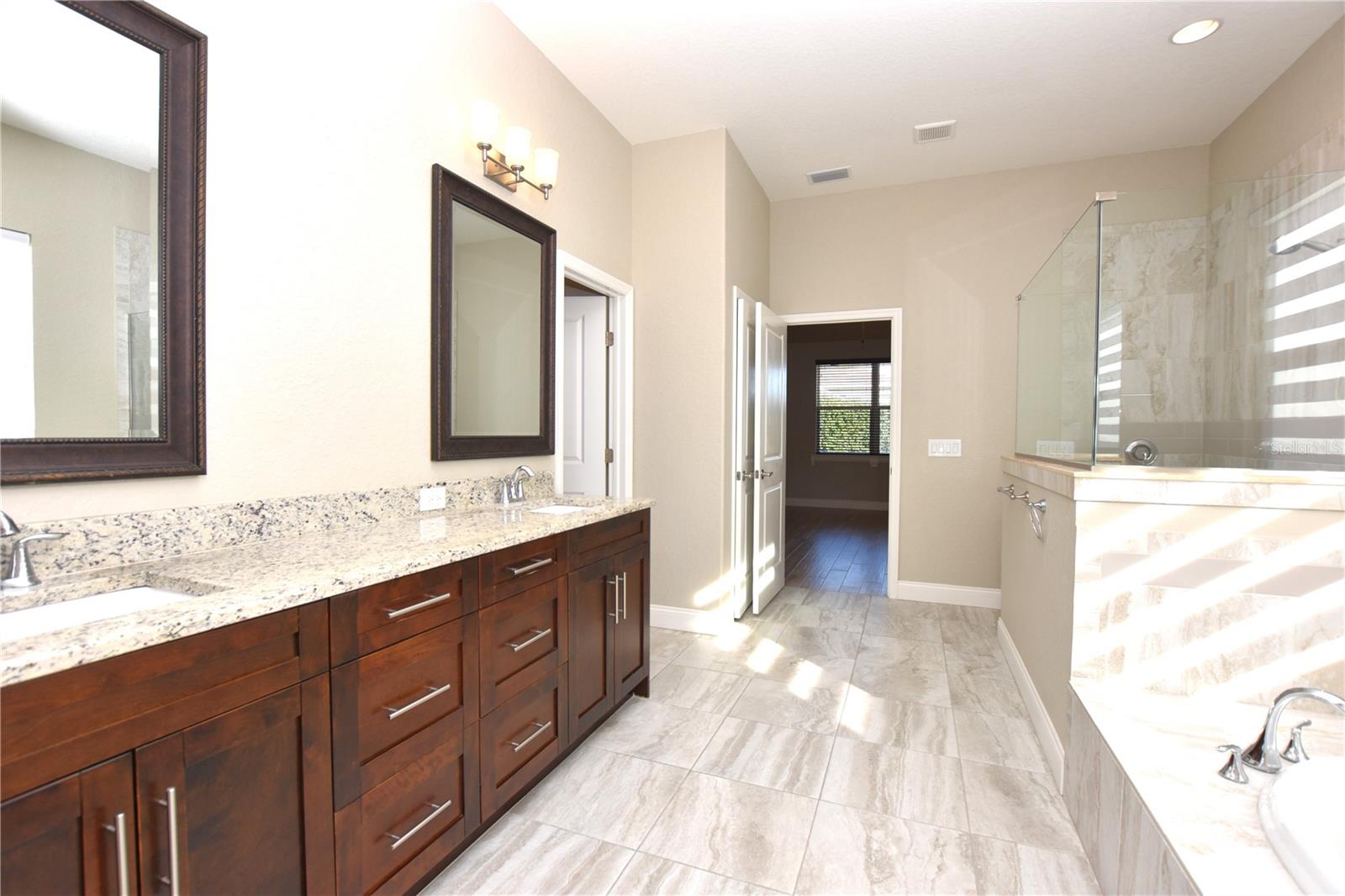 Image 25 of 45 For 6986 Highlands Creek Avenue