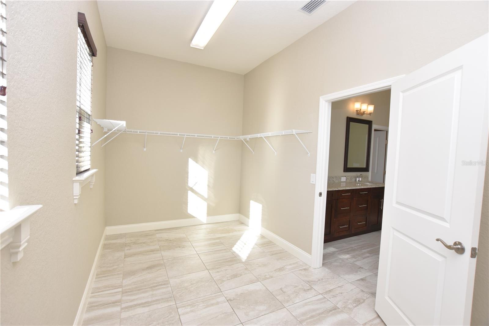 Image 27 of 45 For 6986 Highlands Creek Avenue