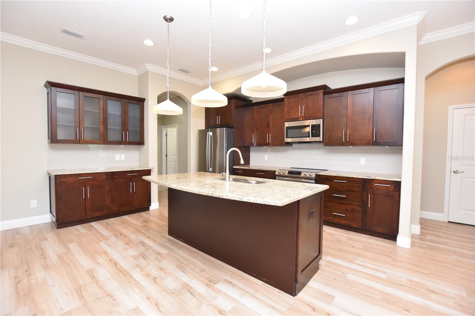 Image 3 of 45 For 6986 Highlands Creek Avenue