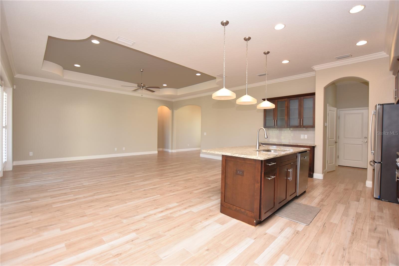 Image 8 of 45 For 6986 Highlands Creek Avenue