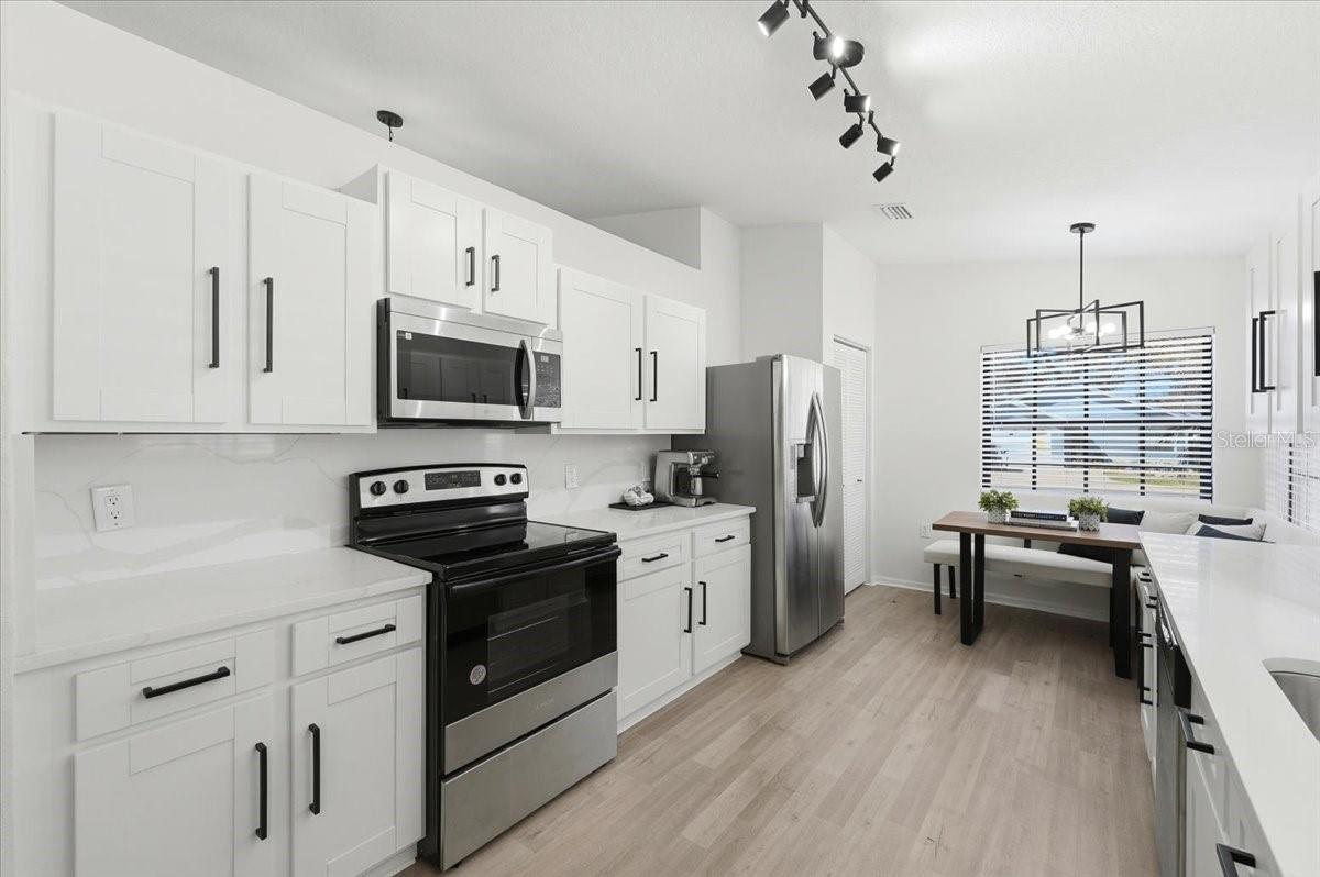 Image 11 of 69 For 669 Eagle Run