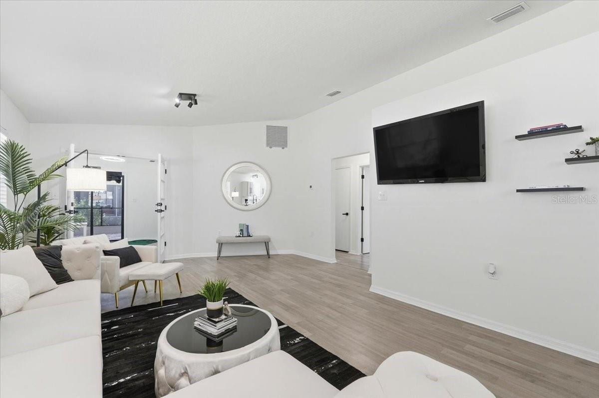 Image 8 of 69 For 669 Eagle Run